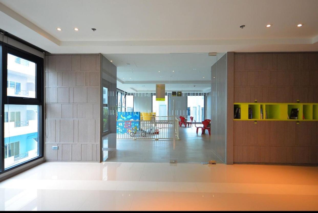 The Base Central Pattaya Exterior photo