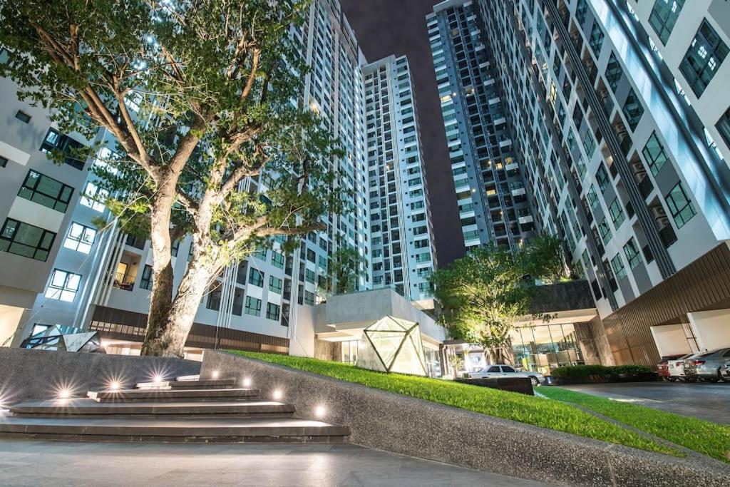 The Base Central Pattaya Exterior photo